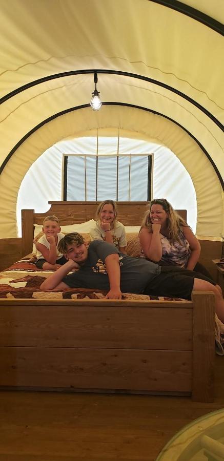 Smoky Hollow Outdoor Resort Covered Wagon Sevierville Eksteriør bilde